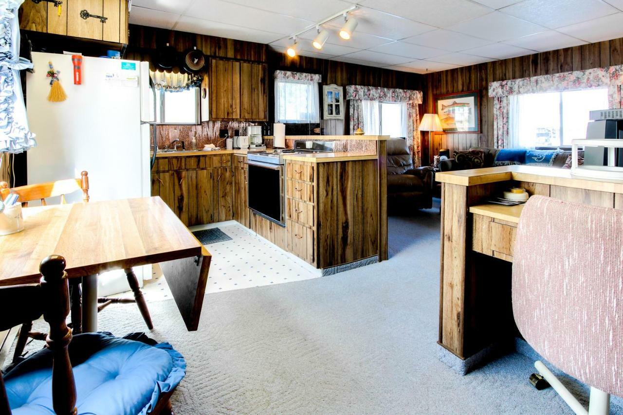 Athol Scenic Bay Float Home Hideaway מראה חיצוני תמונה
